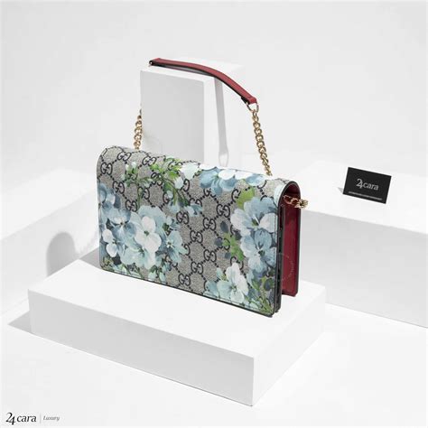 gucci gg supreme bloom|Gucci Gg Supreme shoulder bag.